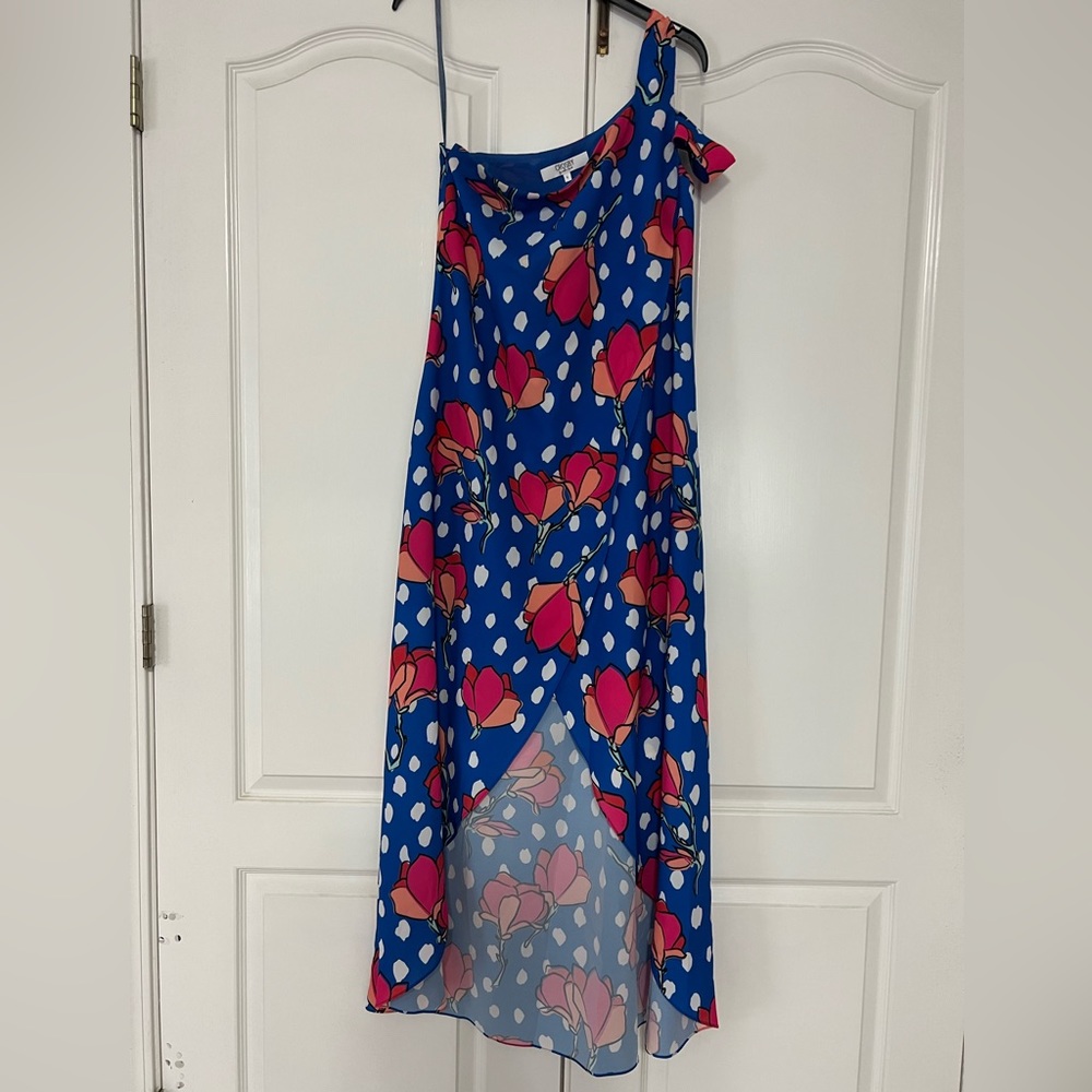 One shoulder dress